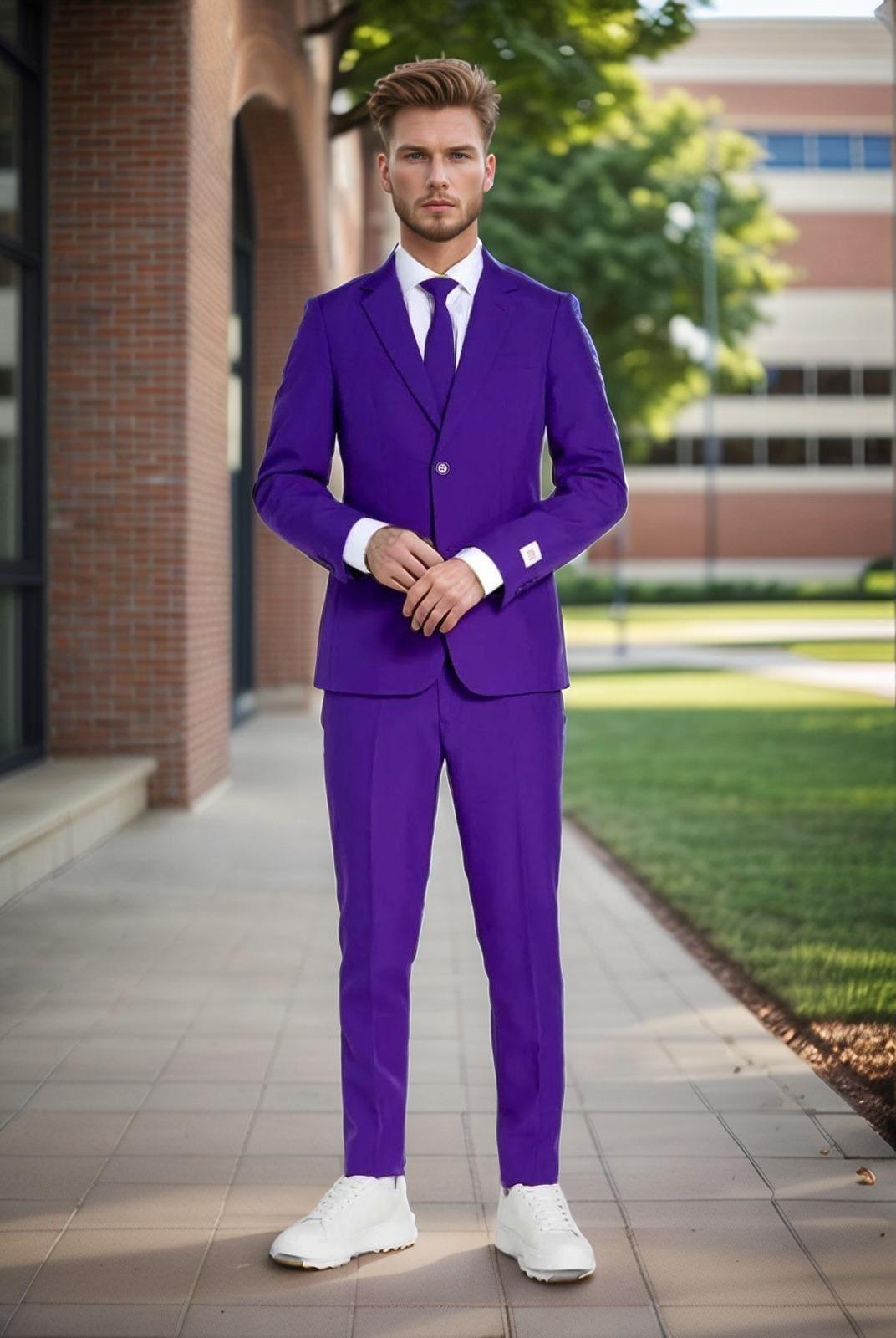 Elegant Amethyst Suit: The Ultimate in Refined Fashion